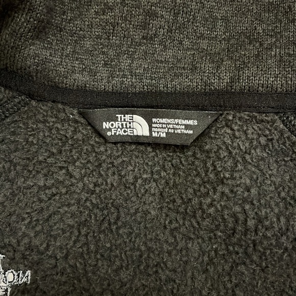 North face never worn! Women’s NorthFace gray sweater coat. Great looking! - Picture 4 of 10